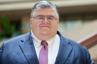Банкир Агустин Карстенс Раскритиковал Биткоин