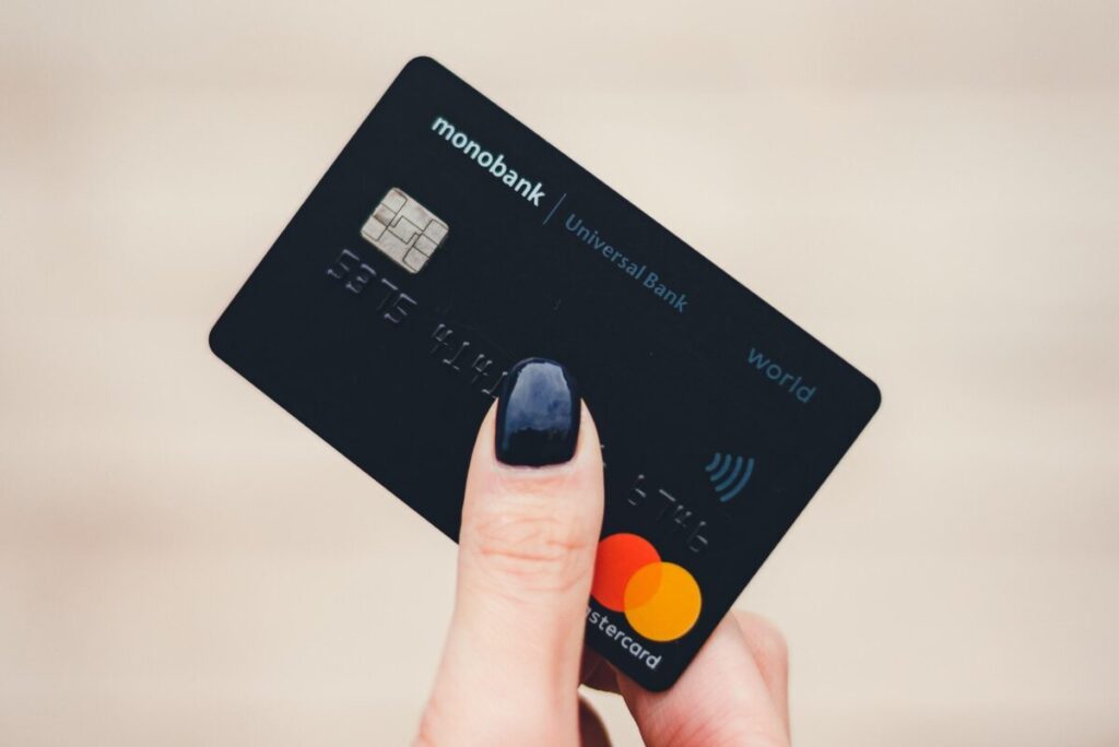 Revolut, Wise, N26, Monzo: Какой банк выбрать в 2025? Monobank card