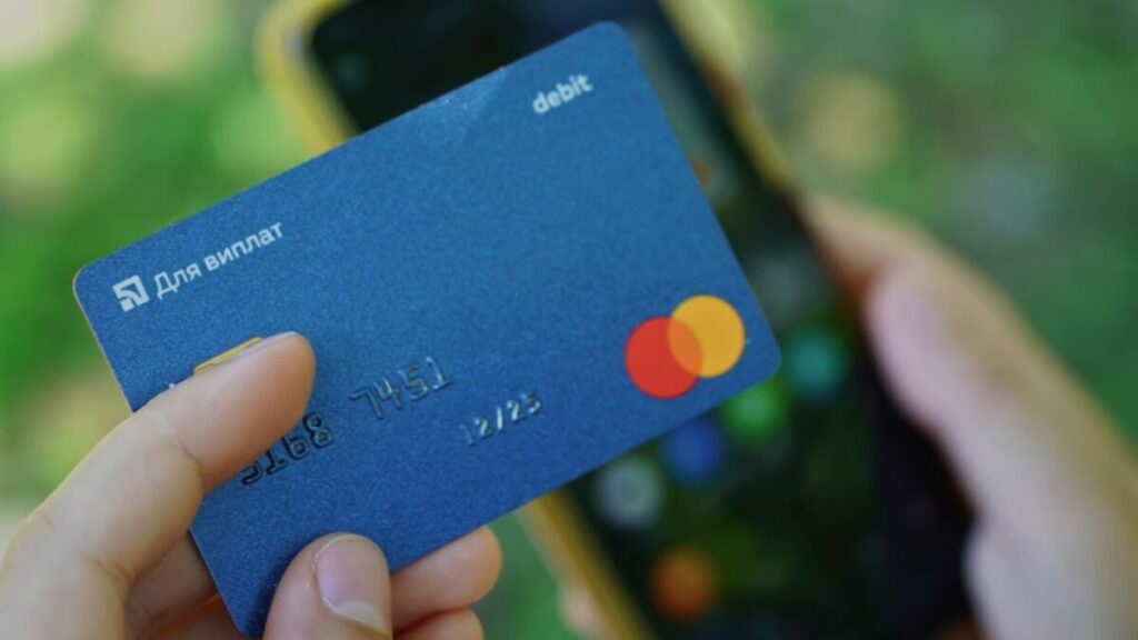 Revolut, Wise, N26, Monzo: Какой банк выбрать в 2025? Приватбанк карта